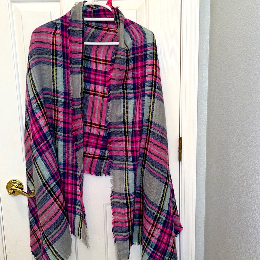 Betsy Johnson Scarf